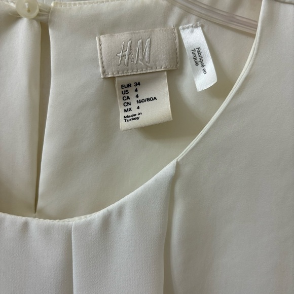 H&M Sheer Cream Blouse Short Sleeves Pleated Front Women's 4 - Picture 15 of 16